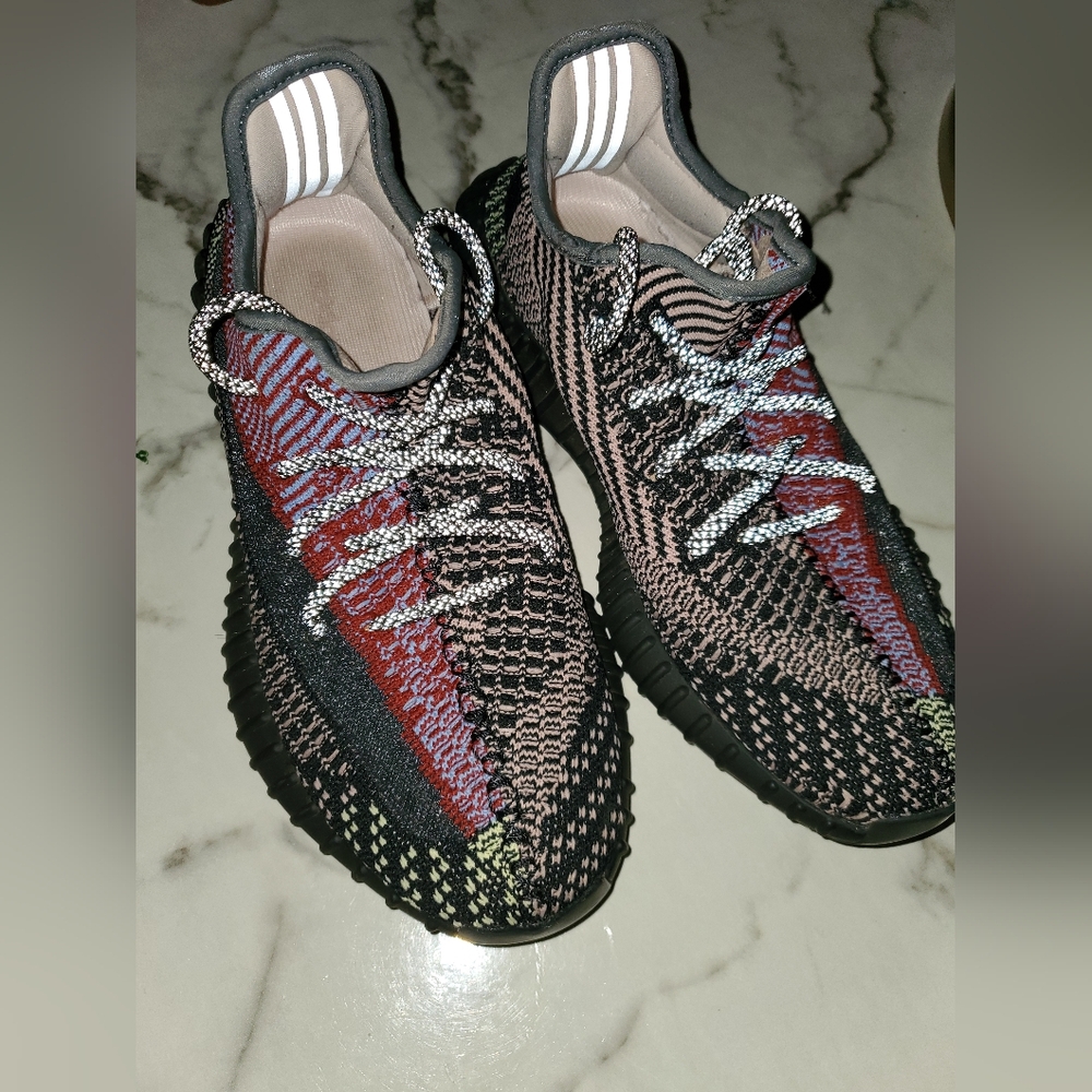 Yeezy Boost 350 (Slightly worn size 8)